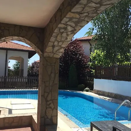 فيلة Stunning With Private Pool *