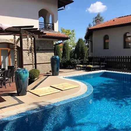 فيلة Stunning With Private Pool