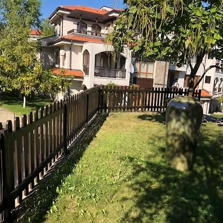 Stunning With Private Pool