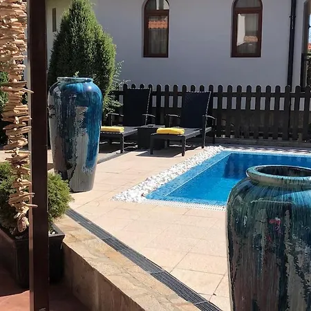 فيلة Stunning With Private Pool *