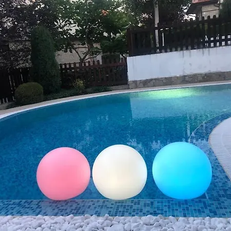 Stunning With Private Pool