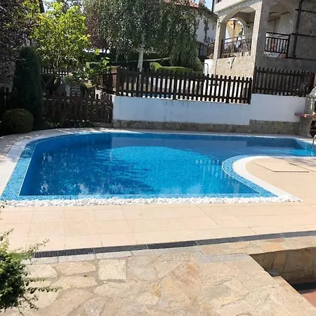 فيلة Stunning With Private Pool *