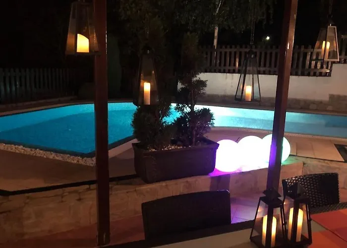 Stunning With Private Pool