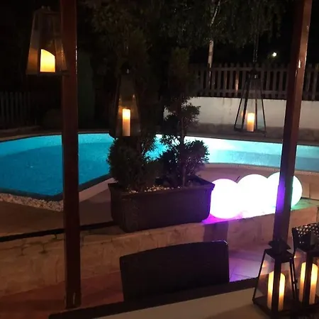 Stunning With Private Pool